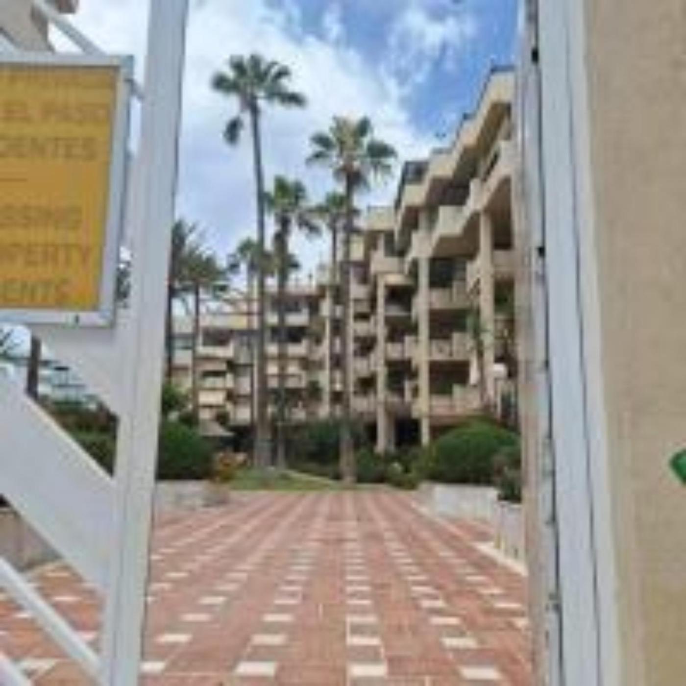 Primera Linea Del Mar - Acceso Directo Playa Carihuela Apartamento *