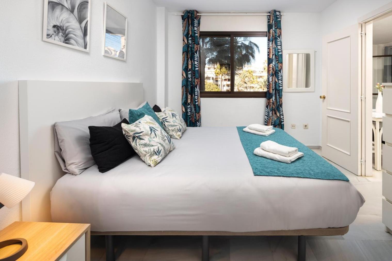 Primera Linea Del Mar - Acceso Directo Playa Carihuela Apartamento