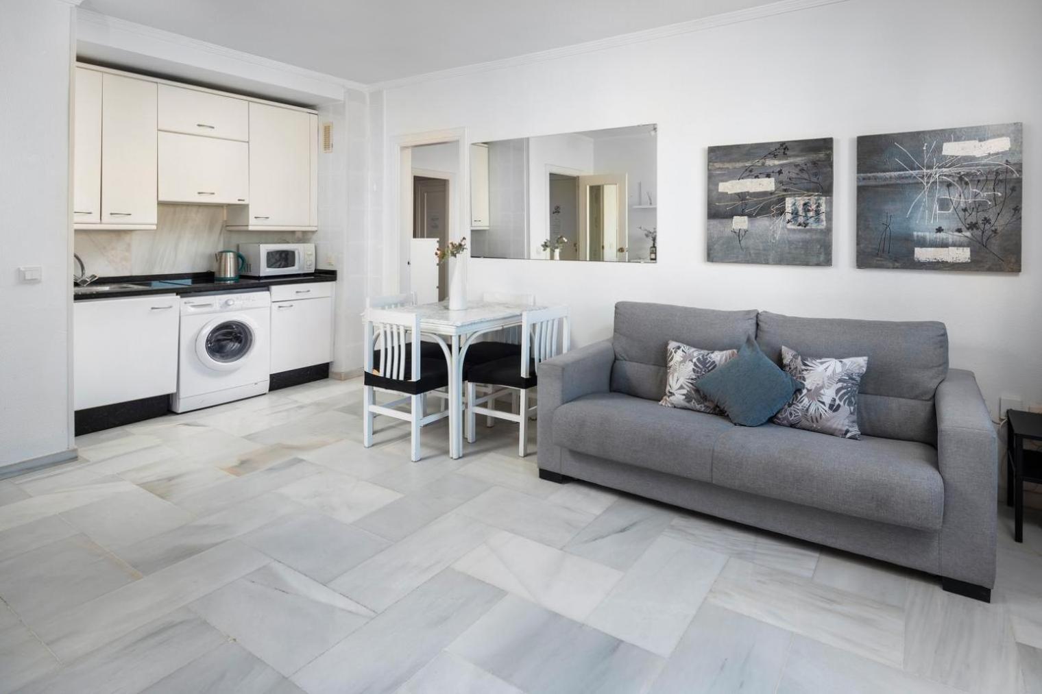 Apartamento Primera Linea Del Mar - Acceso Directo Playa Carihuela *