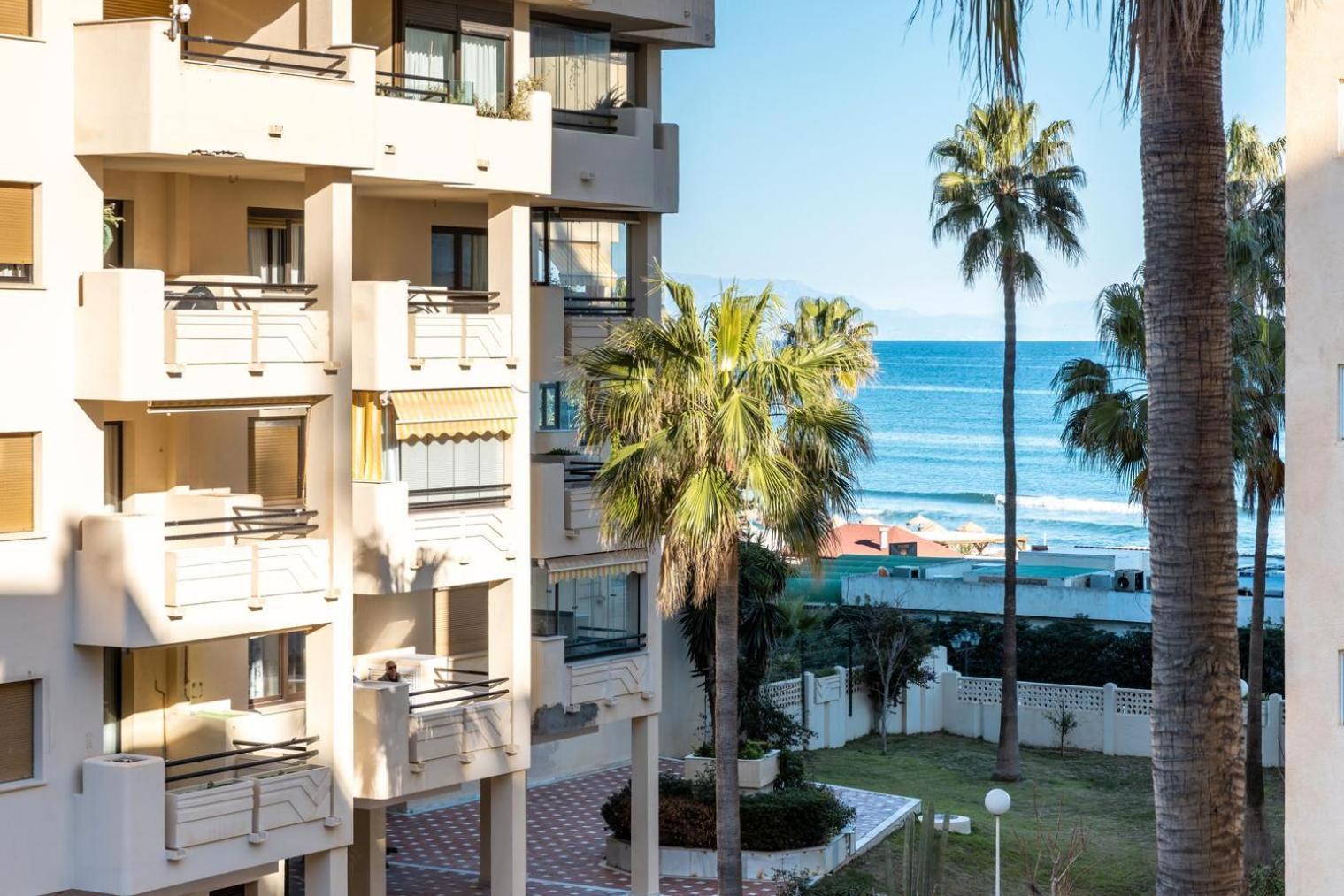 Apartamento Primera Linea Del Mar - Acceso Directo Playa Carihuela