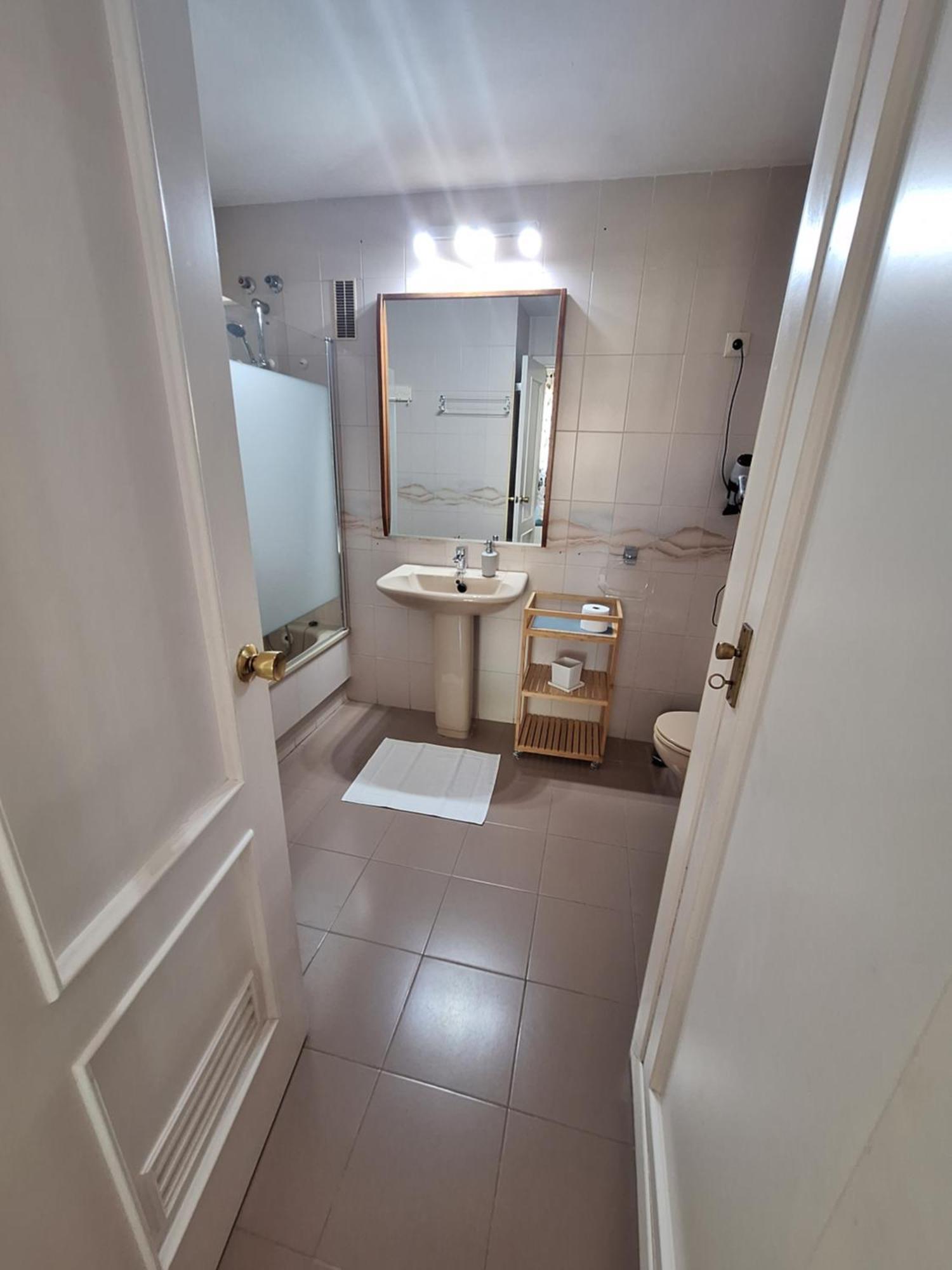 Primera Linea Del Mar - Acceso Directo Playa Carihuela Apartamento *