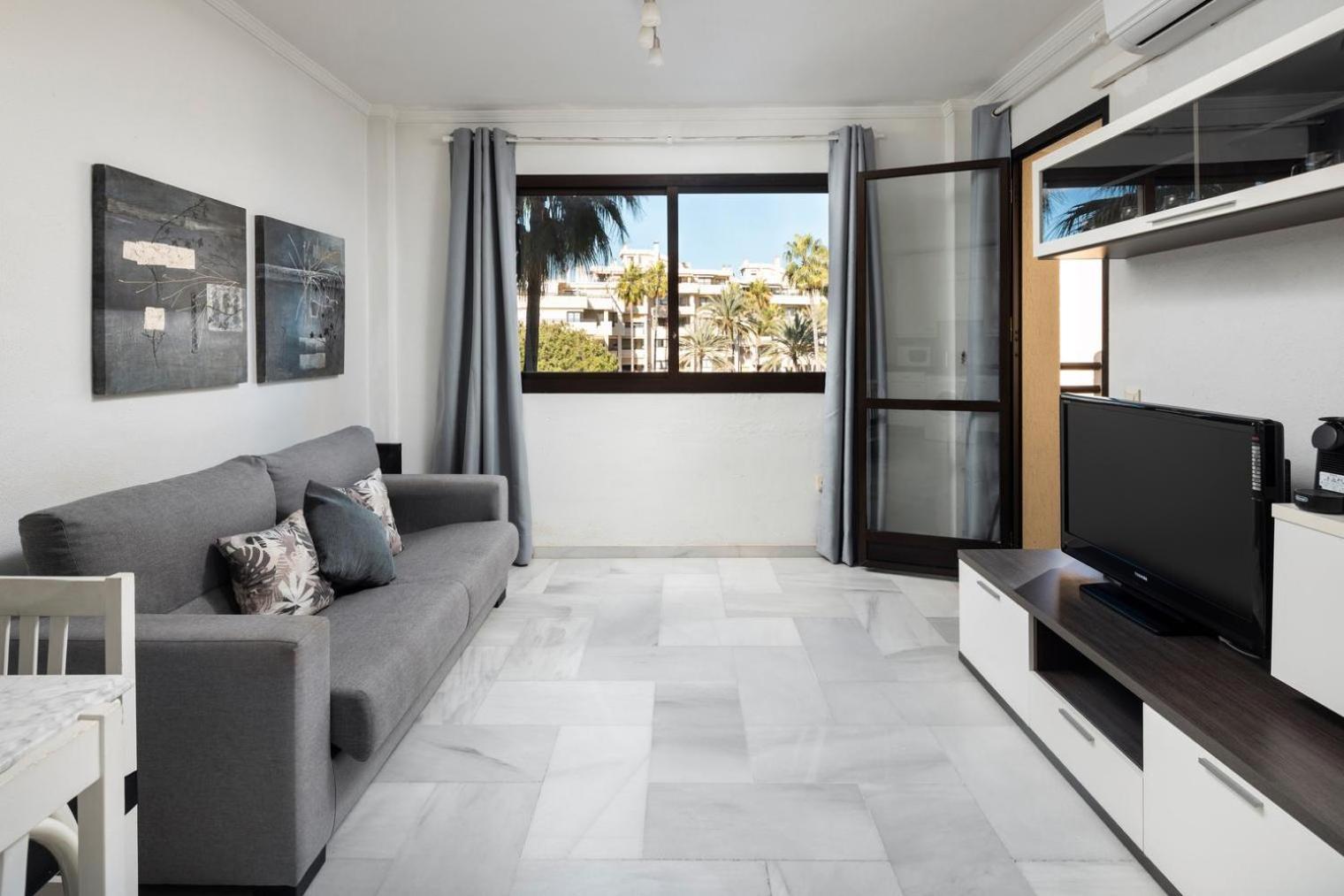 Primera Linea Del Mar - Acceso Directo Playa Carihuela Apartamento *